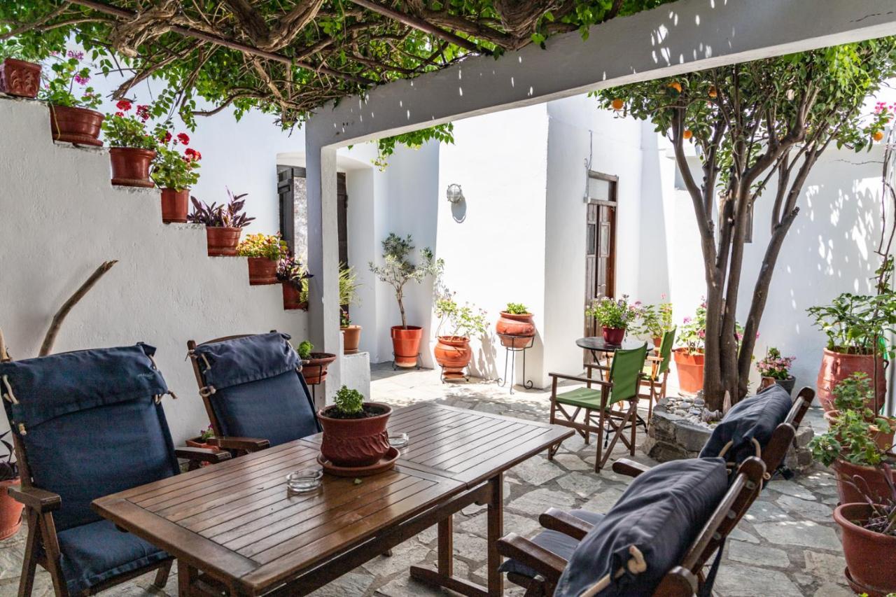Traditional House Skopelos Town Exterior photo