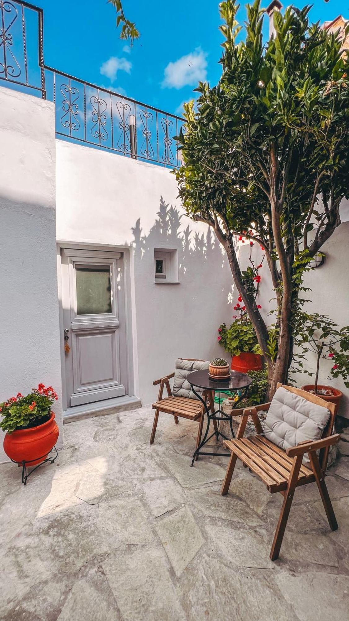 Traditional House Skopelos Town Exterior photo